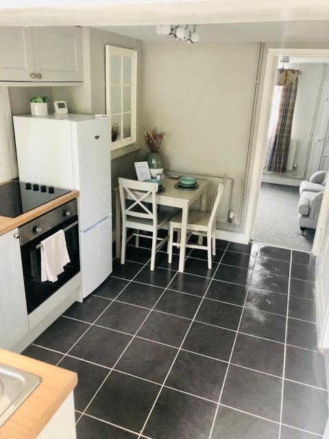Beautiful, 1 Bedroom Cottage
