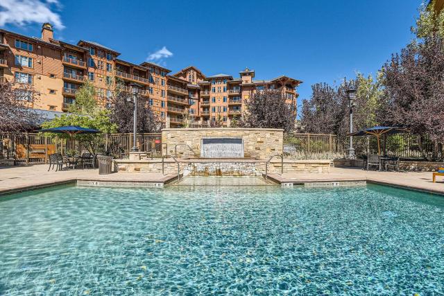 Park City Lux Dream Ski-In Out at Canyons Village! 521H by SkyRun Park City