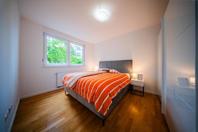 Zagreb 169 - Loggia - Parking - 2 Bedroom - New - Apartment - Flexible Keybox Entry - Modern - Monthly Rent - WiFi