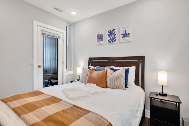 Spacious Center City 3BR 4BA with Arcade - Sleeps 8
