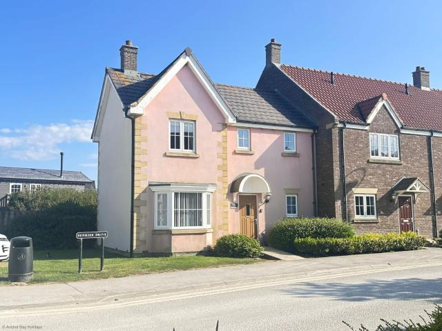 Paddys Corner - Part of the The Bay Filey Holiday Village with pool, gym and direct beach access, pub, restaurant, tennis and meadows walks