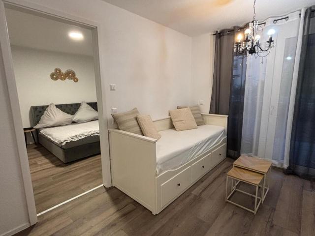 Beautiful 2 bedroom apartment with terrace and garden