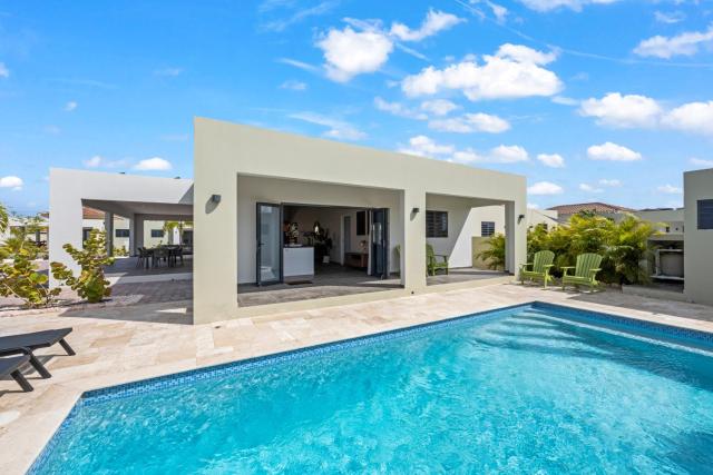 Villa Amber met privézwembad, Mambo Beach