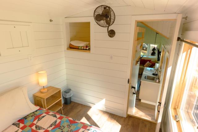 Charming Little House at Buckleberry View EV Recharge Gorgeous View Hot Tub