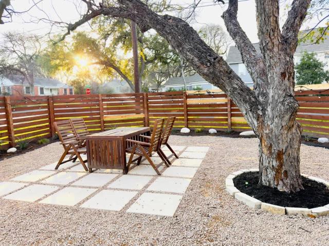 Family 3BR 2BA 1810SQFT Bright Spacious Home with Private Yard in Zilker