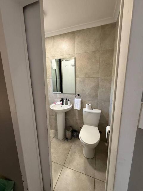 17D - Stylish Spacious Studio Scenic Balcony Views