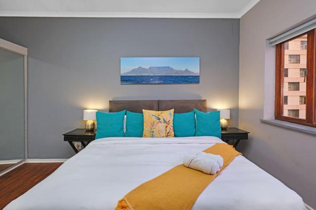 Prime Sea Point Location Spacious