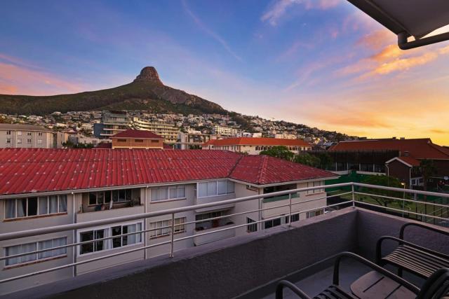 Prime Sea Point Location Spacious