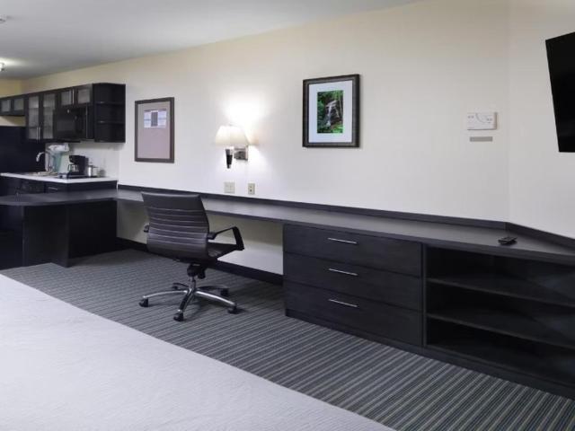 Candlewood Suites - Newark South - University Area by IHG