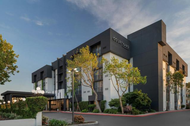 Courtyard by Marriott San Jose Airport