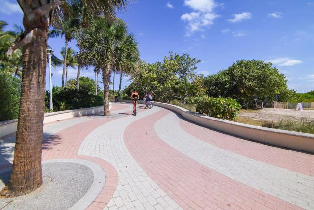 SeaStays- South Beach Apartments