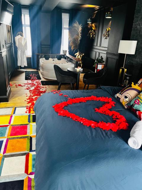 Suite Picasso Balnéo et Spa Privatif, Ambiance Arty Chic