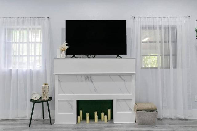 Center Miami Designer Home 3 BR sleeps 9
