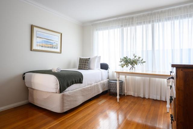 10 Tranquil Charm West Perth 2BR Parking
