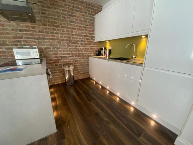 Central Kemptown Brighton Studio Apartment