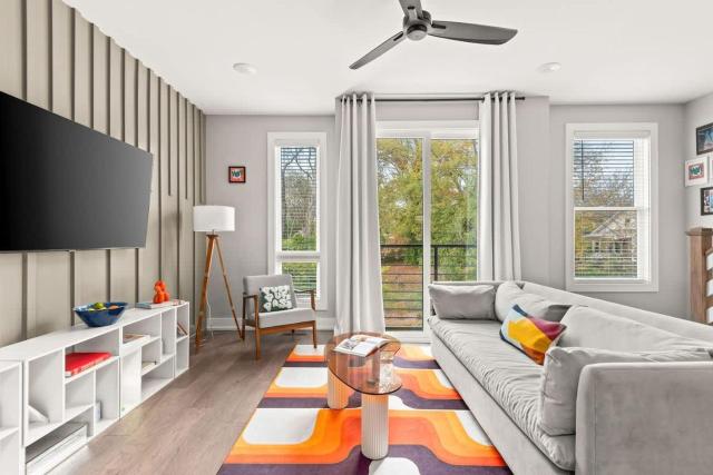 Large Marvel Themed 14ppl Spacious Townhome