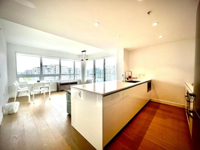 Central Stylish 3B2B near Richmond Center