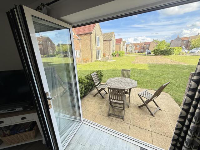 Ocean Breeze - Part of the The Bay Filey Holiday Village with pool, gym and direct beach access, pub, restaurant, tennis and meadows walks