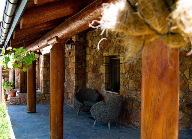 Villa Jana Rustic wood&stone cabin 11,9km from Skopje center!