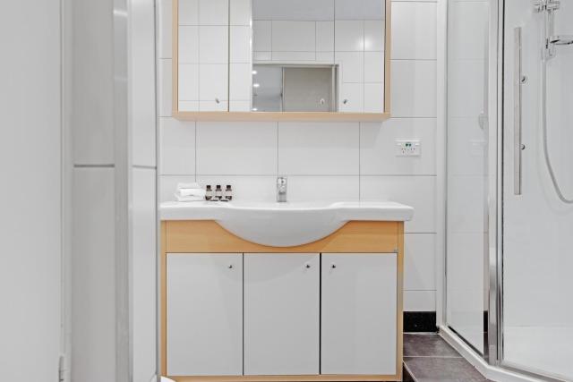 Secluded 1BR Apt in the Heart of the City