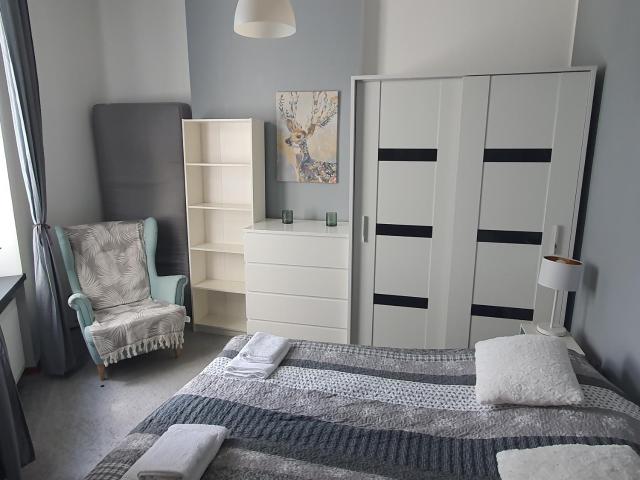Faktura VAT Apartament przy Szkole Filmowej, darmowy parking