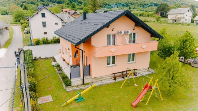 Apartments and rooms with parking space Vranovaca, Plitvice - 17461