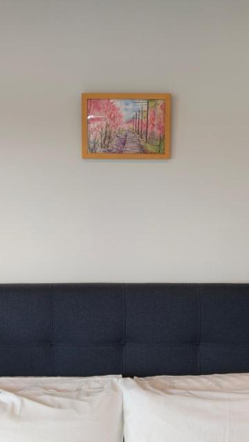 Bright & Modern 2BR 2BTH Apt in Central Newmarket