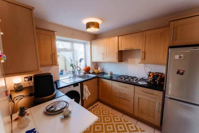 Cozy room near Heathrow