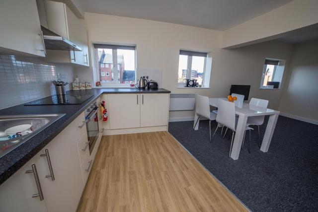 4 Bedroom Ensuite Apartment Deacon house Leicester Min 2 weeks