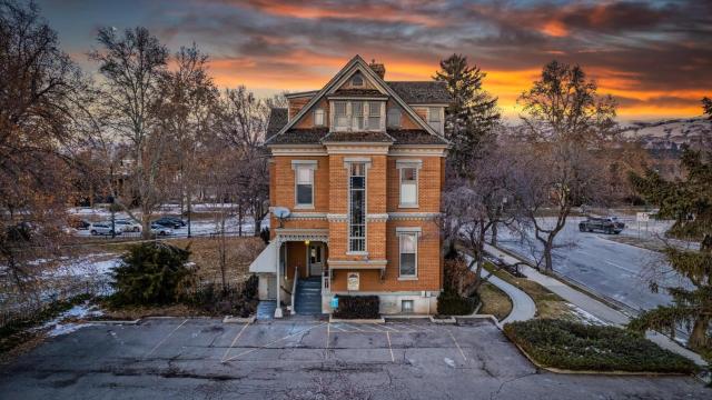 The Anniversary Inn - South Temple