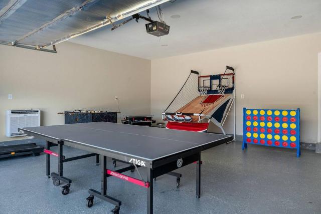 Play and Stay Dallas Home with Gym Gameroom and WiFi
