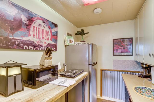 Walk to Dtwn Livingston: Studio w/ Mtn Views!