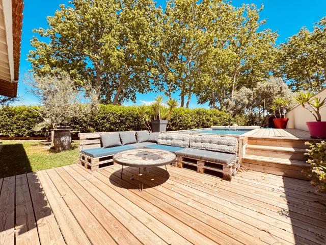 Maison avec piscine-climatisation-jardin