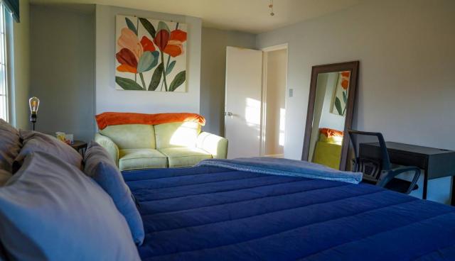 2BR Retreat Close to Downtown & Park