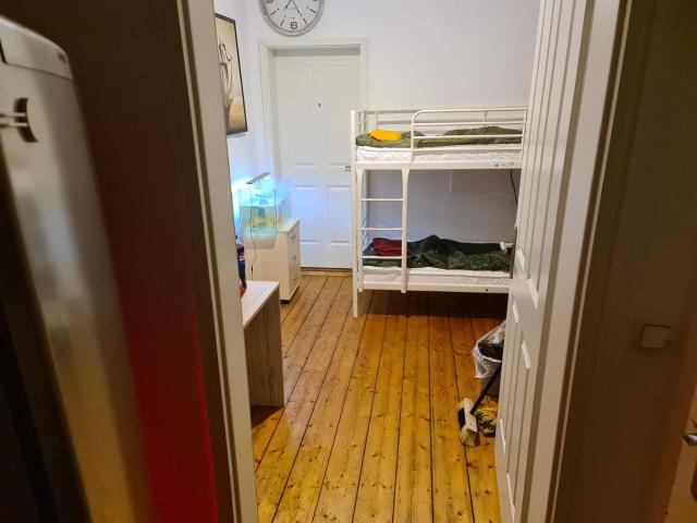 ein Platz im Etagenbett im Durchgang in Schalke Nähe Arena