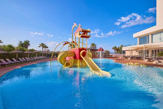 Universal Hotel Romantica
