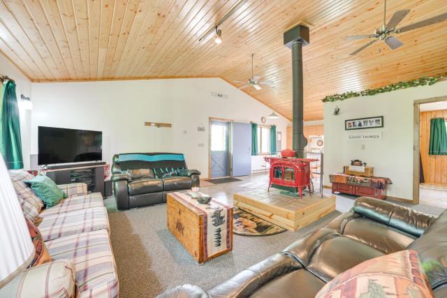 Michigan Retreat on 10 Acres: Hike, Fish & Explore