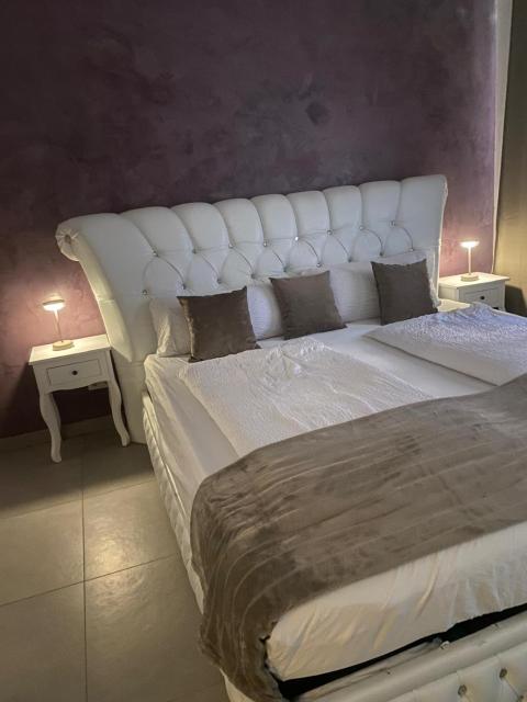 Sehr grosse 5 Zimmer Wohnung mit Garten und terasse