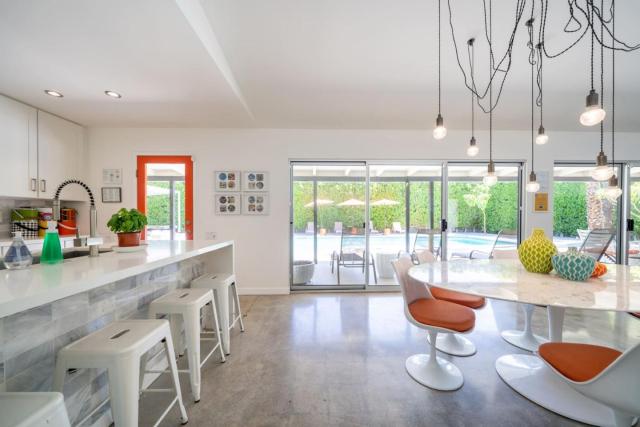 The Popsicle House - SWEET Mid Century Modern Home