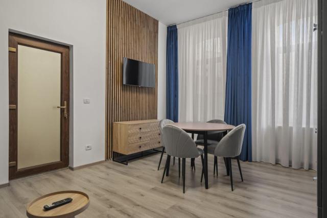 Interbelic Villa close to Old Town