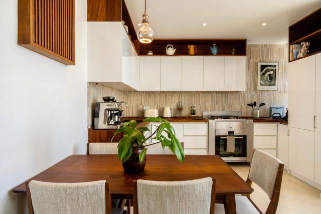 Aeris - Central & secure remote-work 3 bedroom apartment with ACs