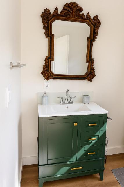 Charming Casita near USC, SOFI, and Culver City