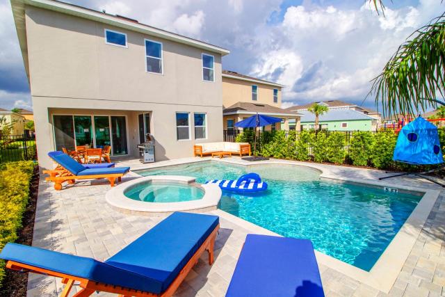Encore Resort 6 Bedroom Vacation Home with Pool (2102)