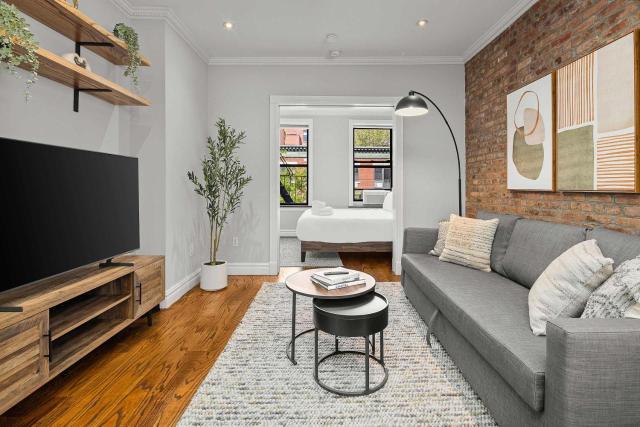 Chic NYC Escape in Vibrant Downtown