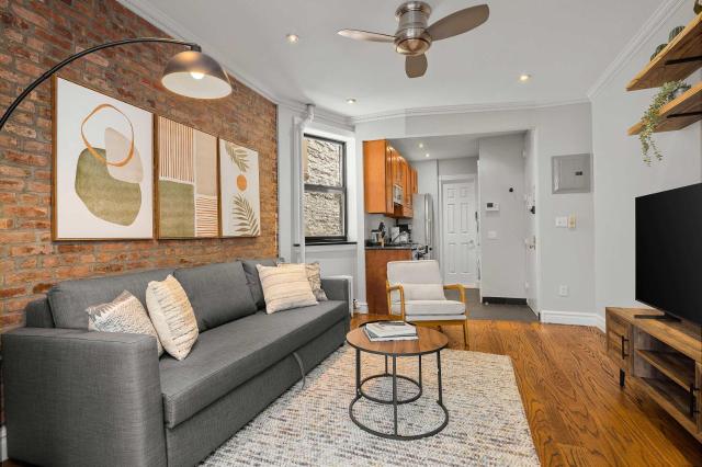 Chic NYC Escape in Vibrant Downtown