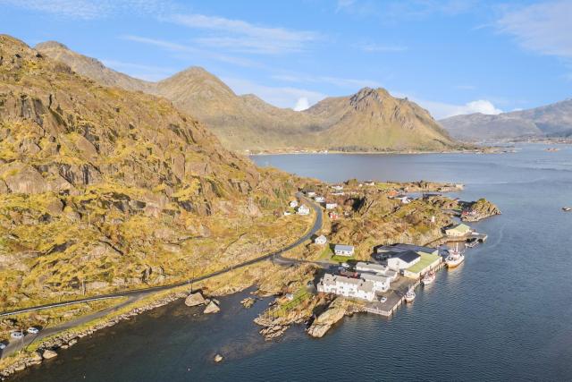 Akselhuset-Koselig hus rett ovenfor kaikanten midt i Lofoten