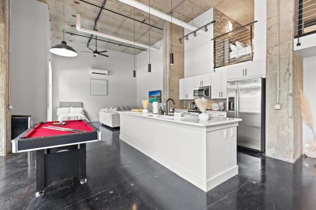 Luxury Loft-Coastal Vibe