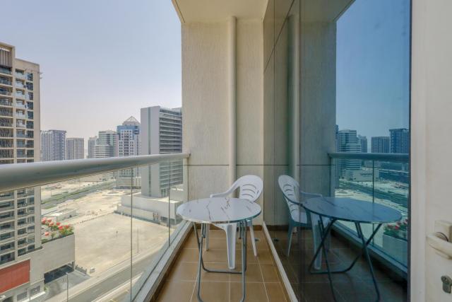 Apartment in Downtown As Dormitory Room for female