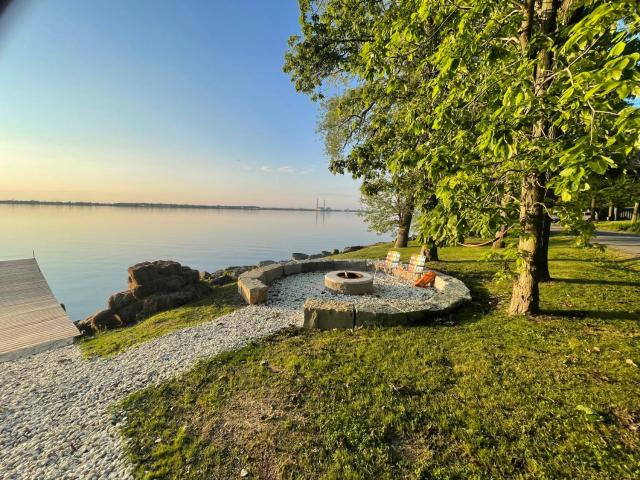 Prince Edward County Beachfront Retreat