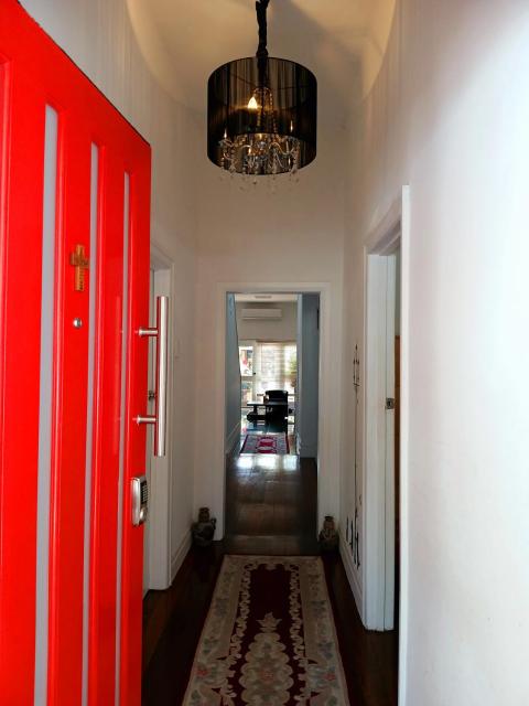 Cozy and Peaceful home surrounding by cafes and restaurants